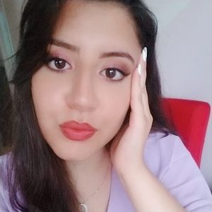 Meet your Posher, Lyna